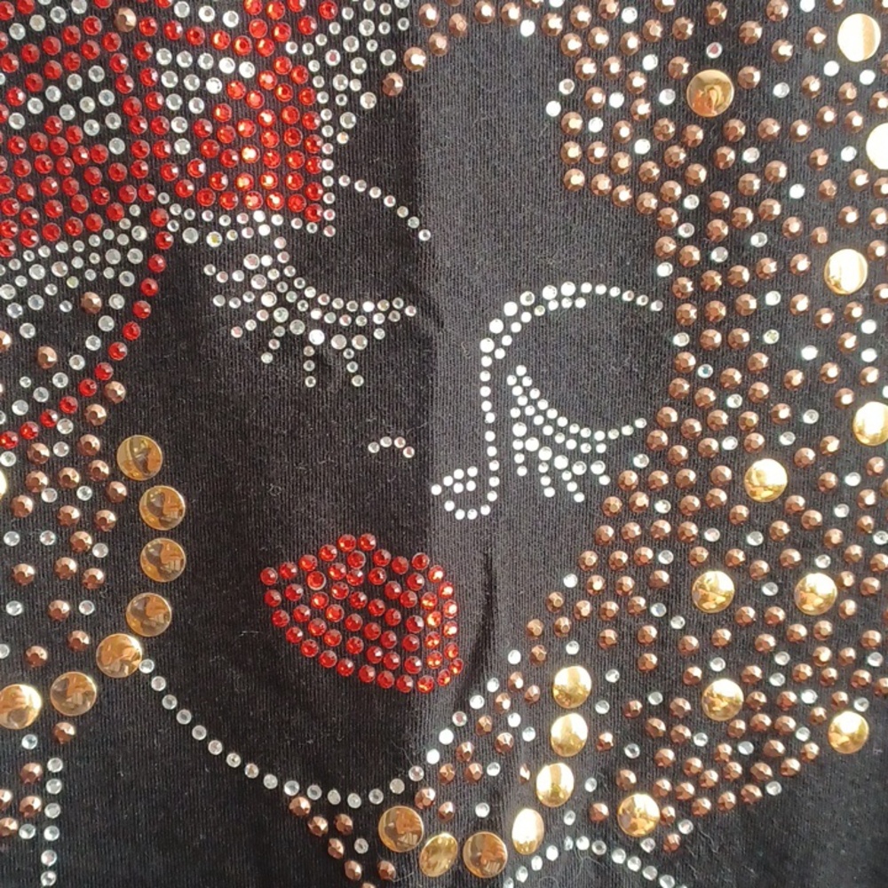Black Tee With Cute Sparkly  Face - Picture 4 of 16